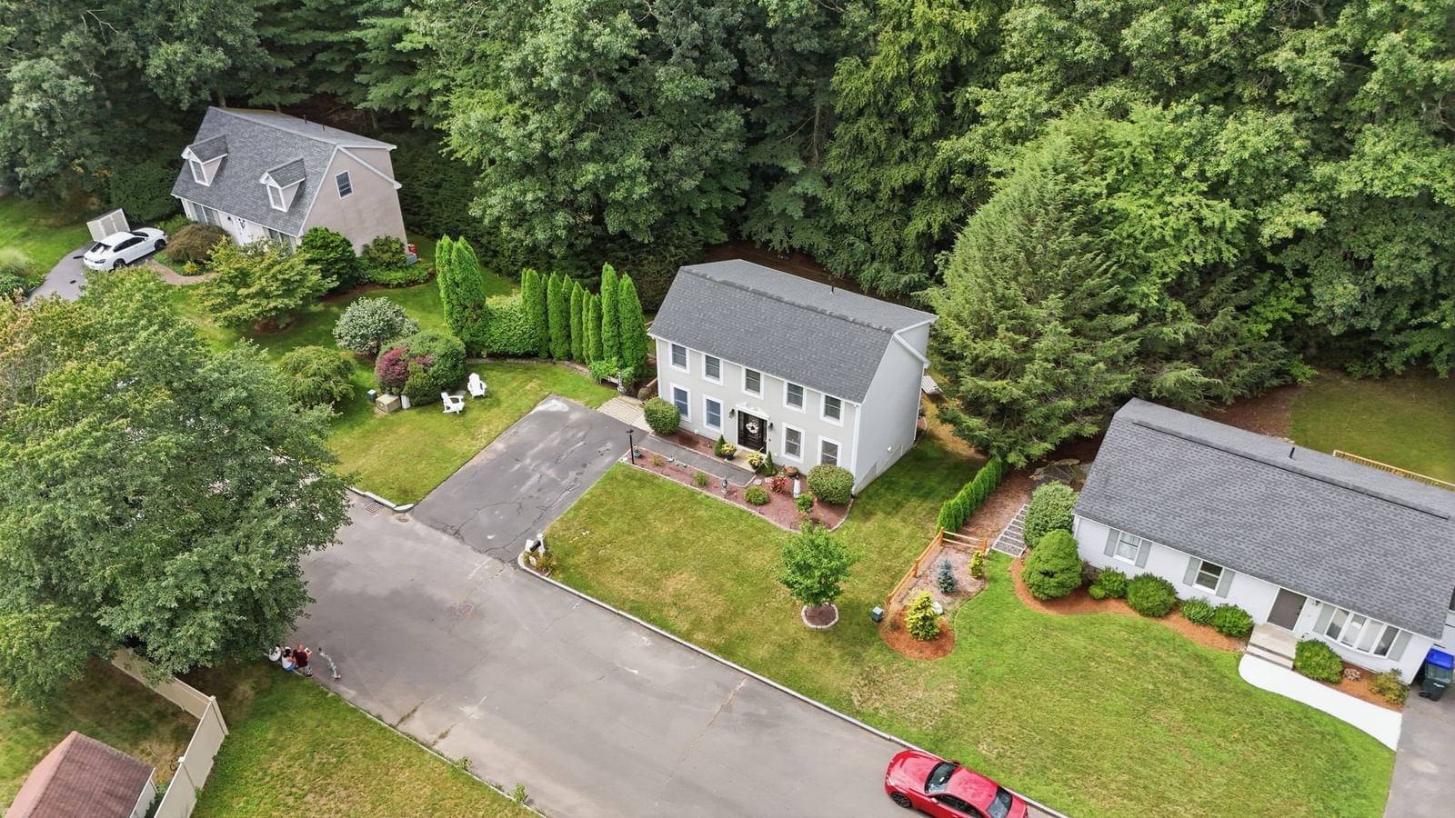 19 Stephanie Cir Springfield — Photo 8 of 41