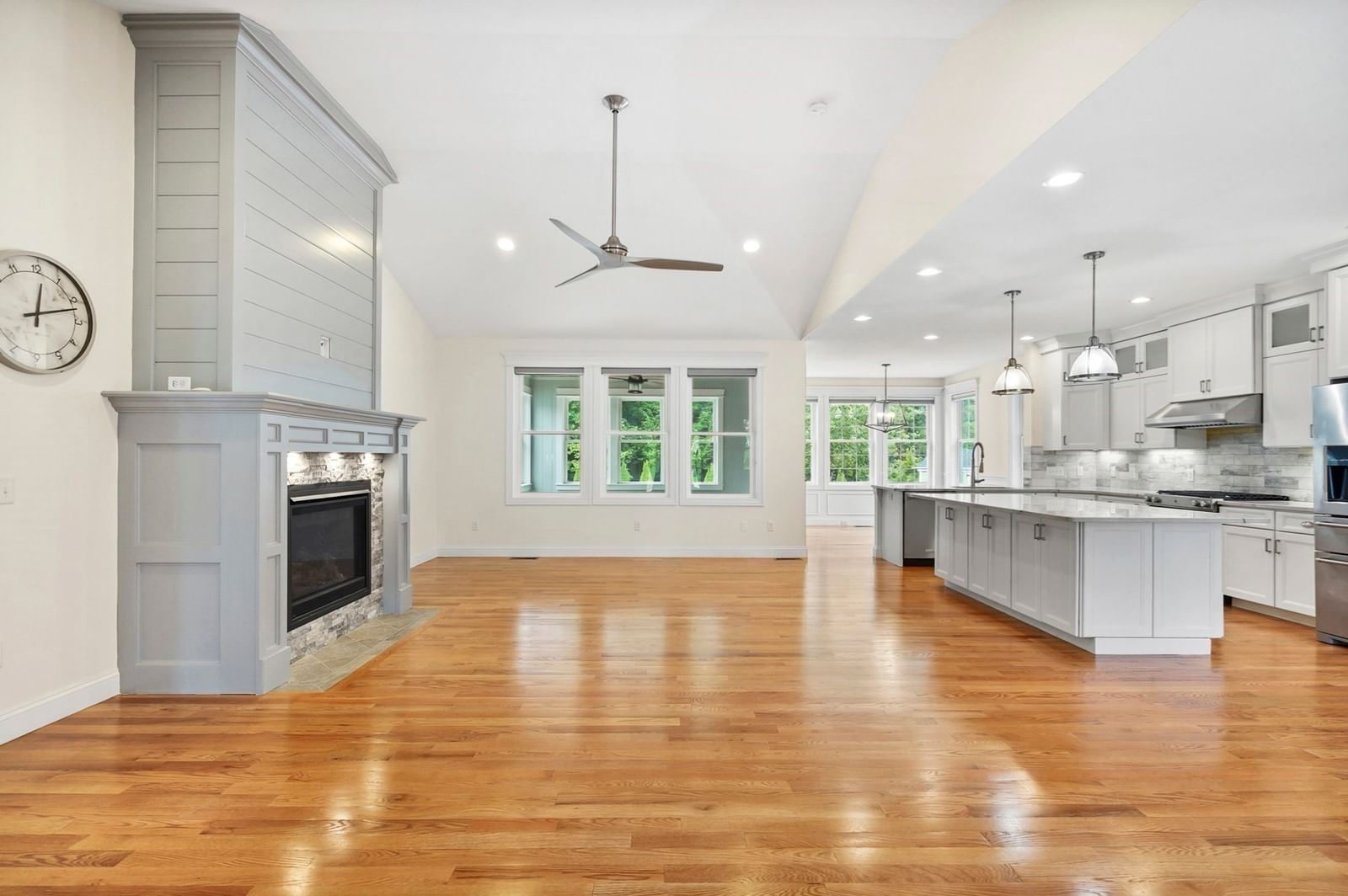 49 Magnolia Ln Belchertown — Photo 12 of 40