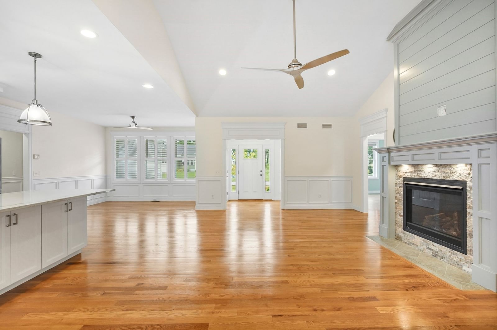 49 Magnolia Ln Belchertown — Photo 14 of 40