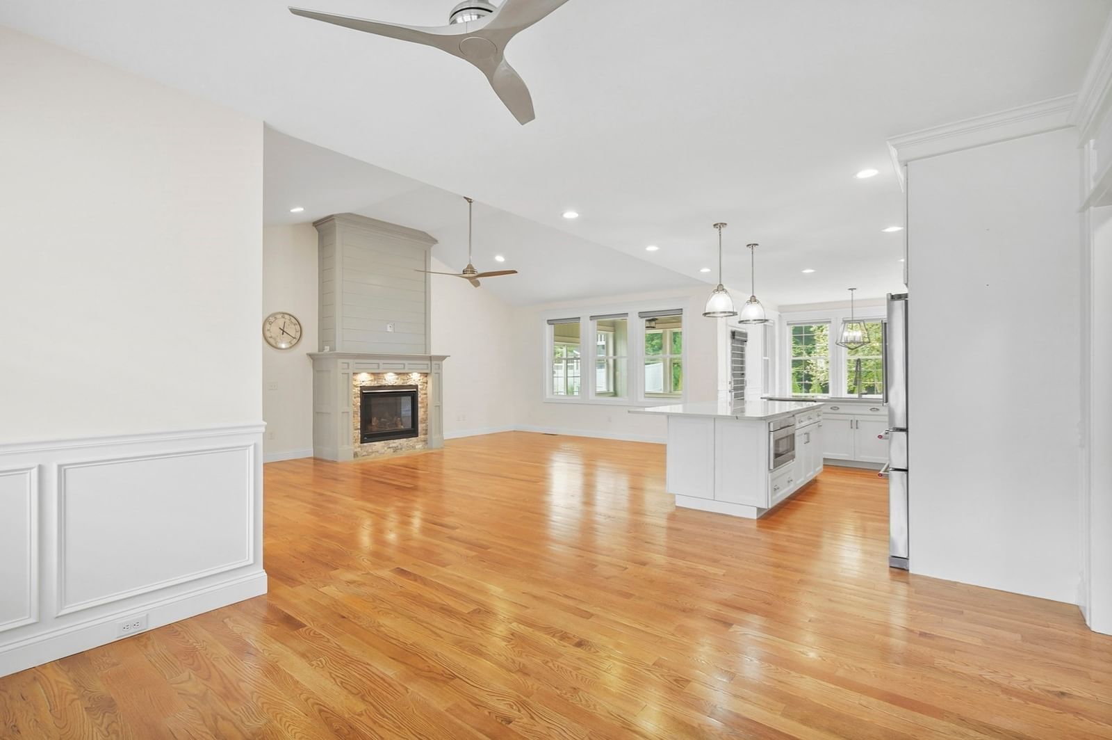 49 Magnolia Ln Belchertown — Photo 16 of 40