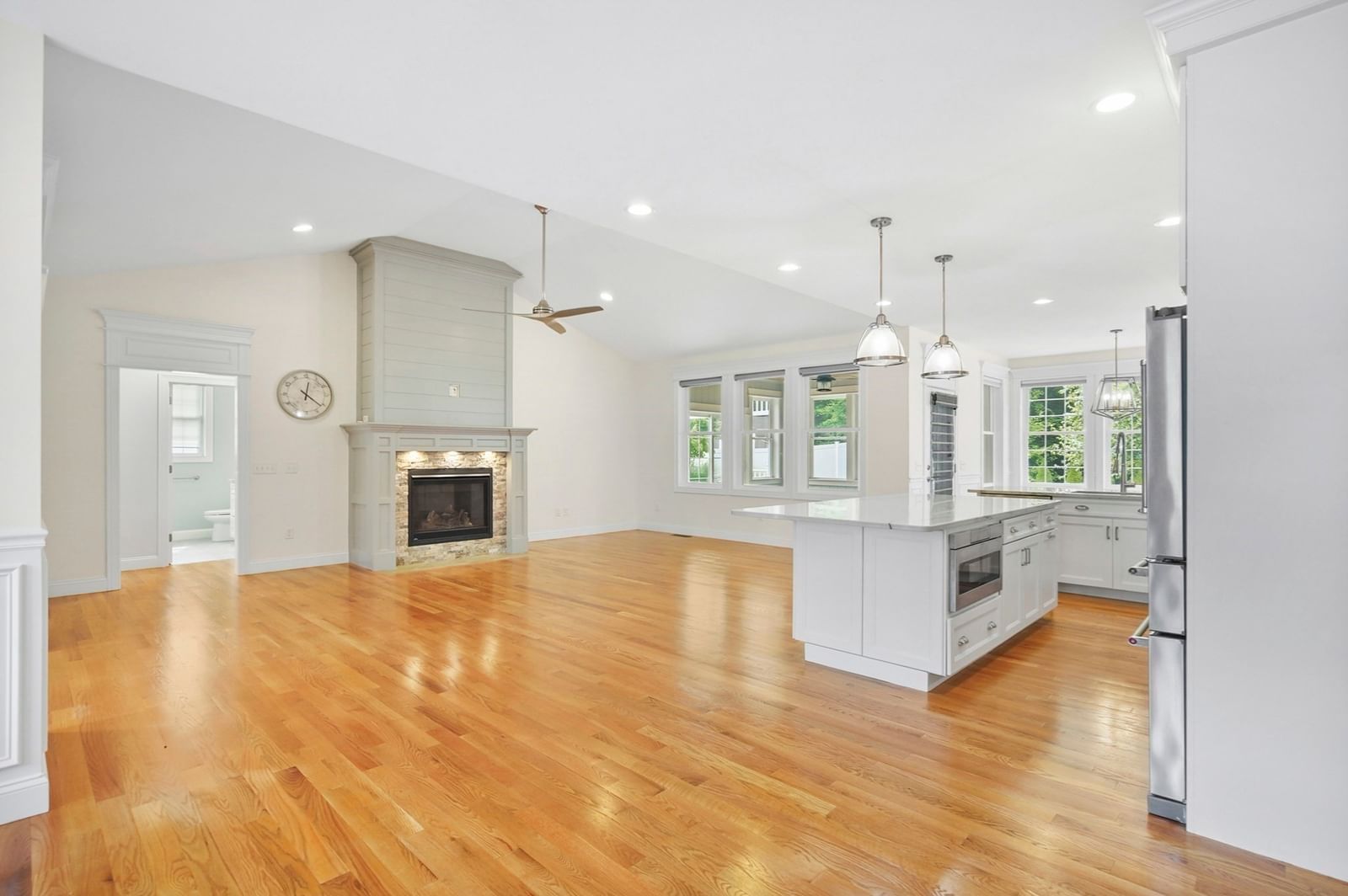 49 Magnolia Ln Belchertown — Photo 17 of 40