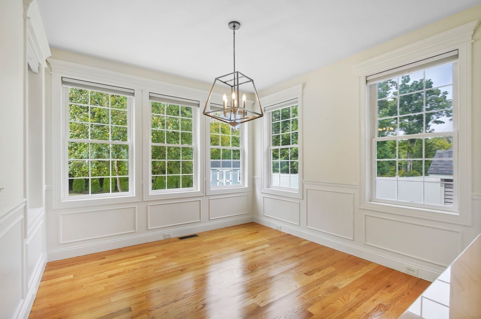 49 Magnolia Ln Belchertown — Photo 19 of 40