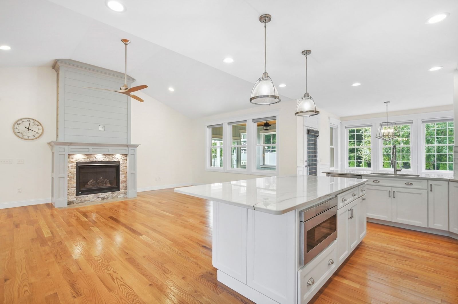 49 Magnolia Ln Belchertown — Photo 20 of 40
