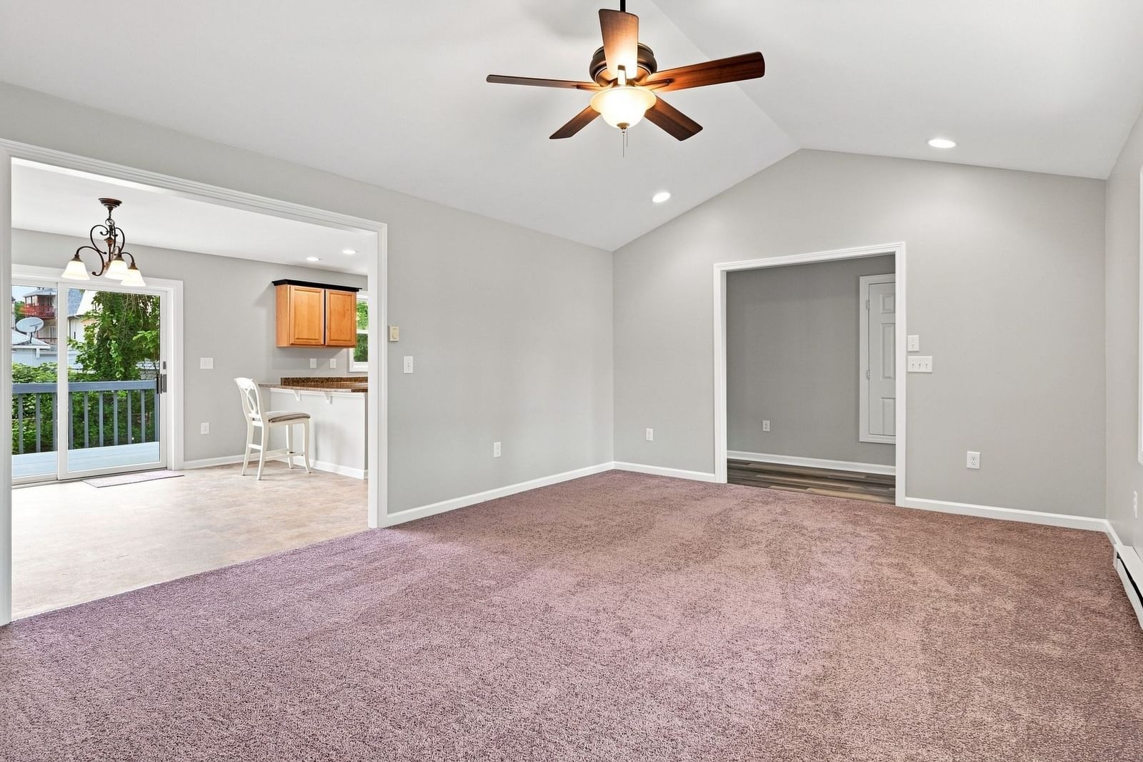 192 Empire St Chicopee — Photo 10 of 42