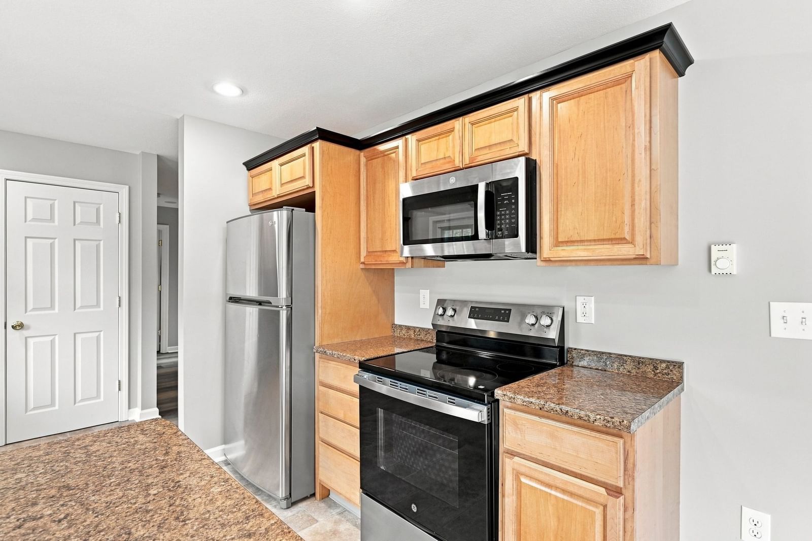 192 Empire St Chicopee — Photo 16 of 42