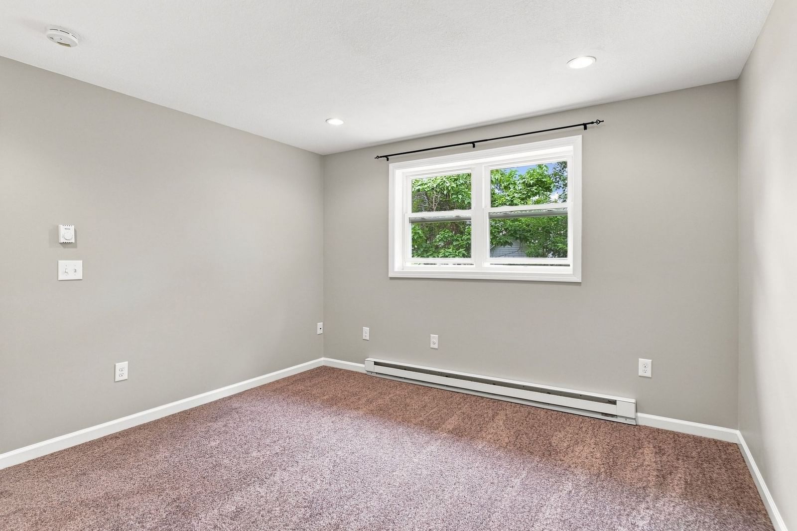 192 Empire St Chicopee — Photo 26 of 42