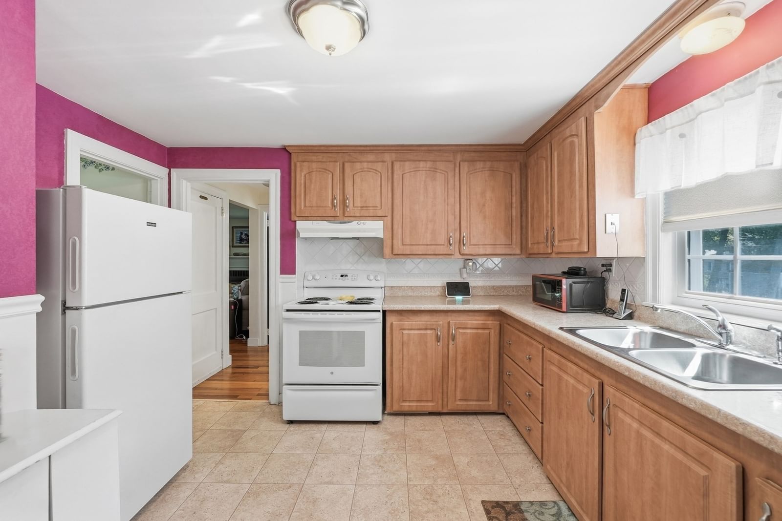 43 Spruce Street Shrewsbury — Photo 13 of 36