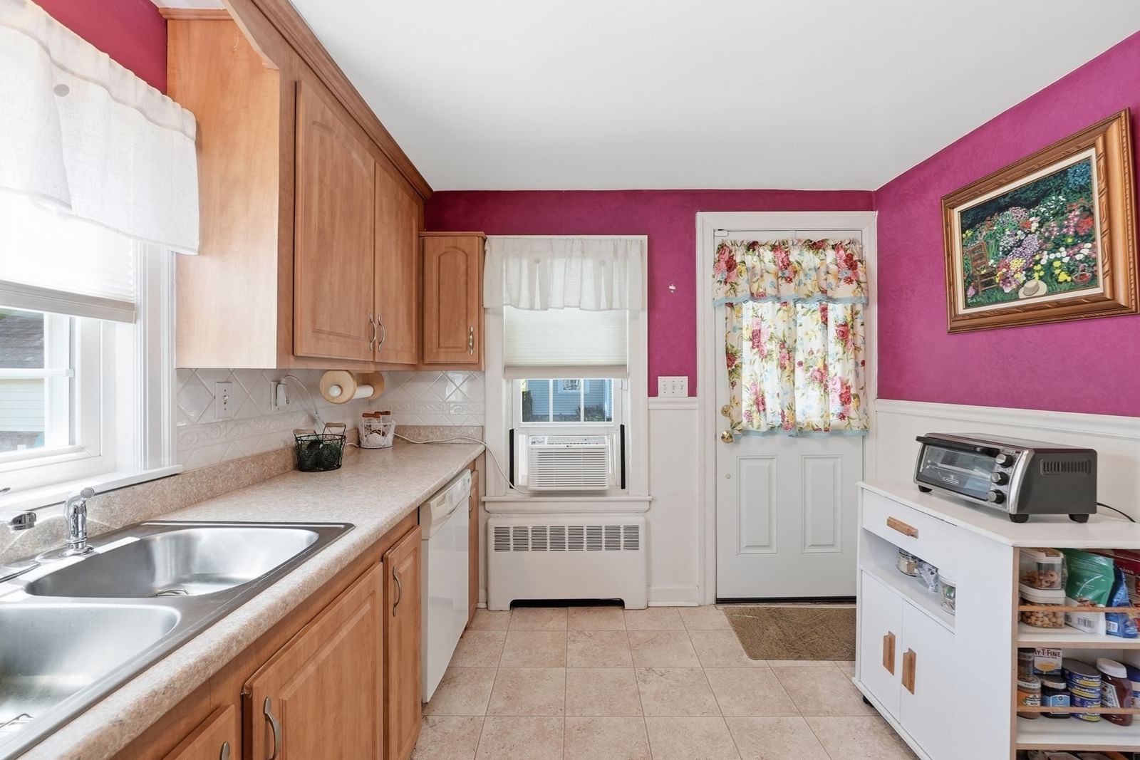 43 Spruce Street Shrewsbury — Photo 16 of 36