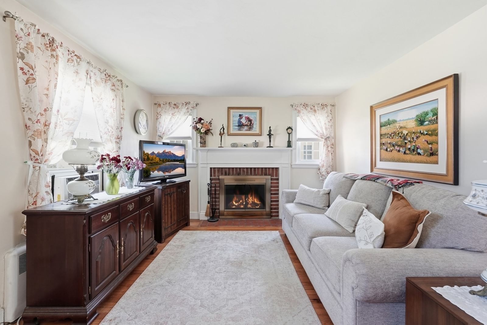 43 Spruce Street Shrewsbury — Photo 7 of 36