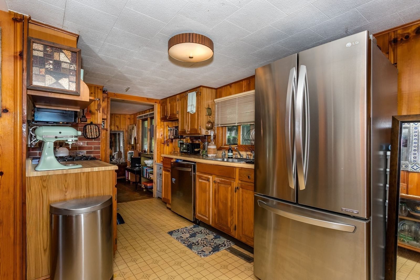 20 Crest Ave Weymouth — Photo 7 of 16