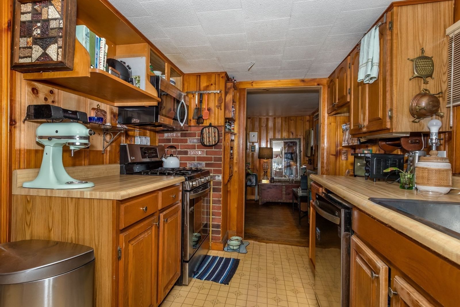20 Crest Ave Weymouth — Photo 8 of 16