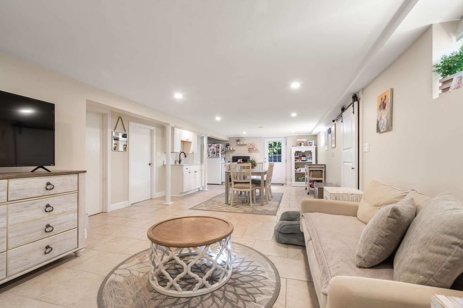 175 Rumney Rd Revere — Photo 10 of 35