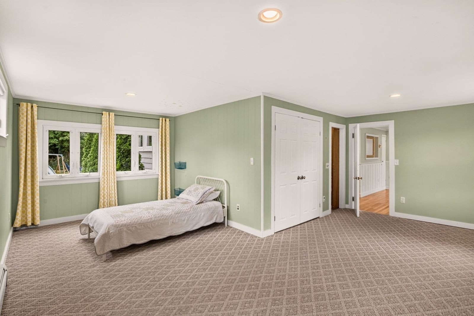 50 Pine St Falmouth — Photo 18 of 42