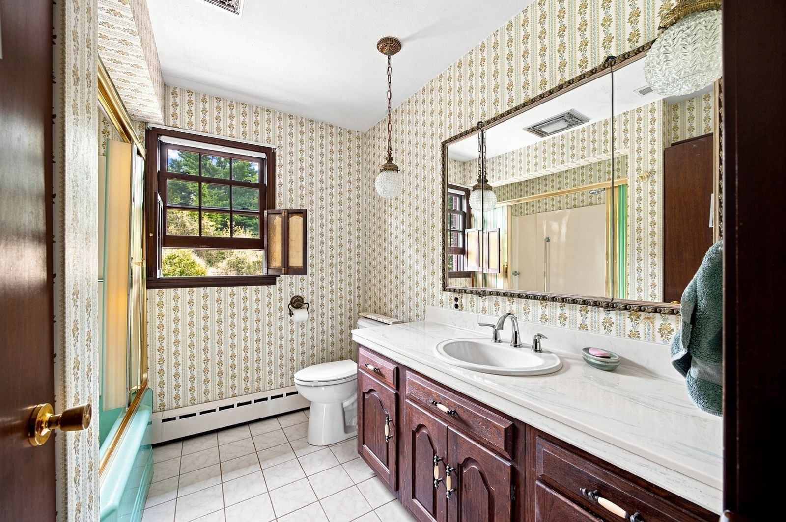 37 Charles Hill Rd Holyoke — Photo 15 of 32