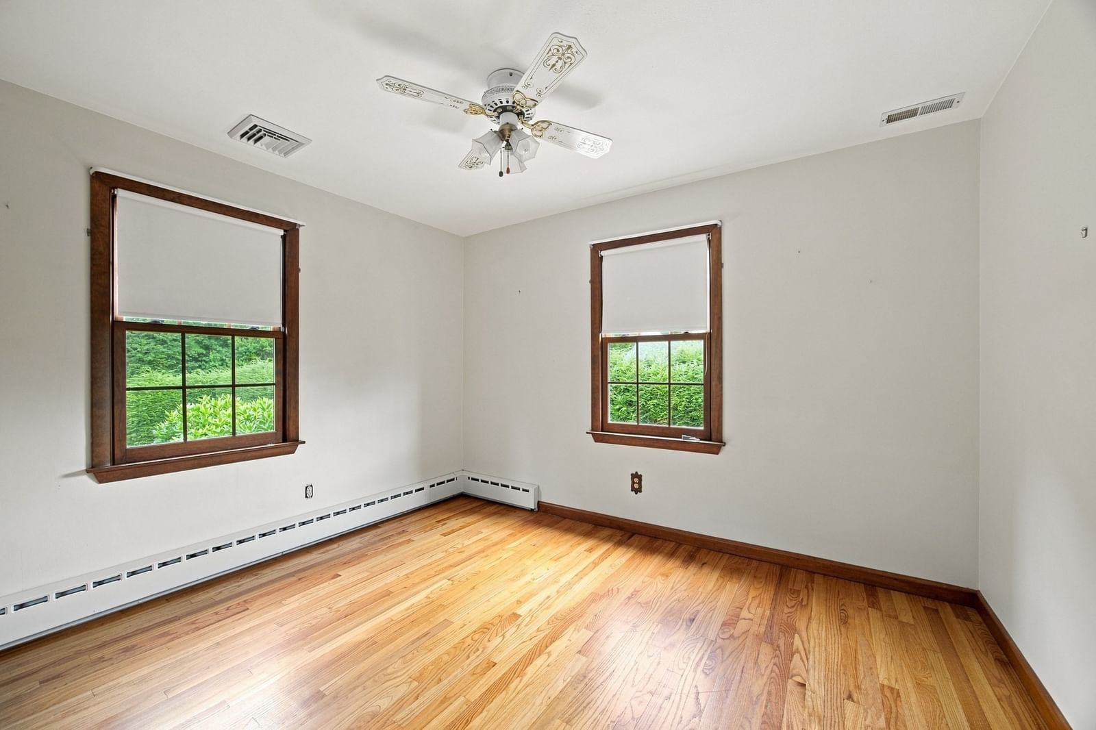 37 Charles Hill Rd Holyoke — Photo 16 of 32
