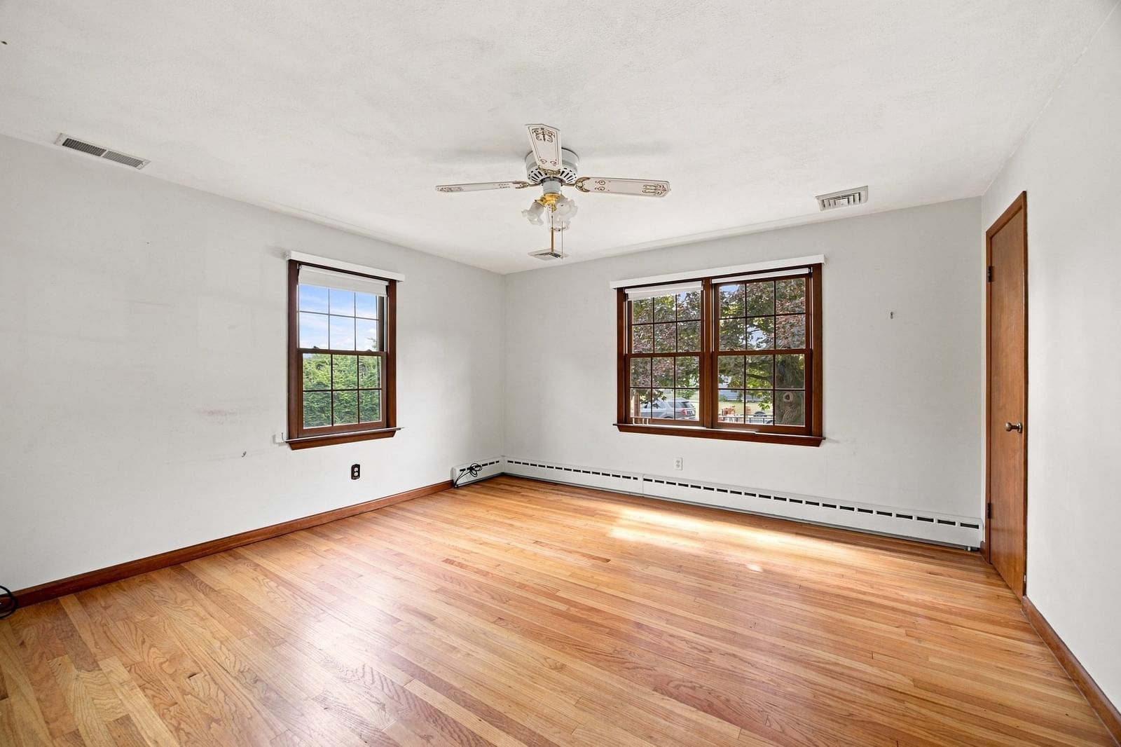 37 Charles Hill Rd Holyoke — Photo 19 of 32