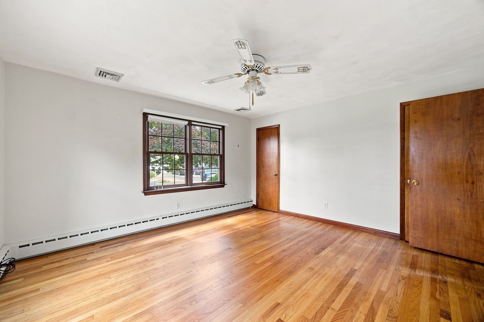 37 Charles Hill Rd Holyoke — Photo 21 of 32