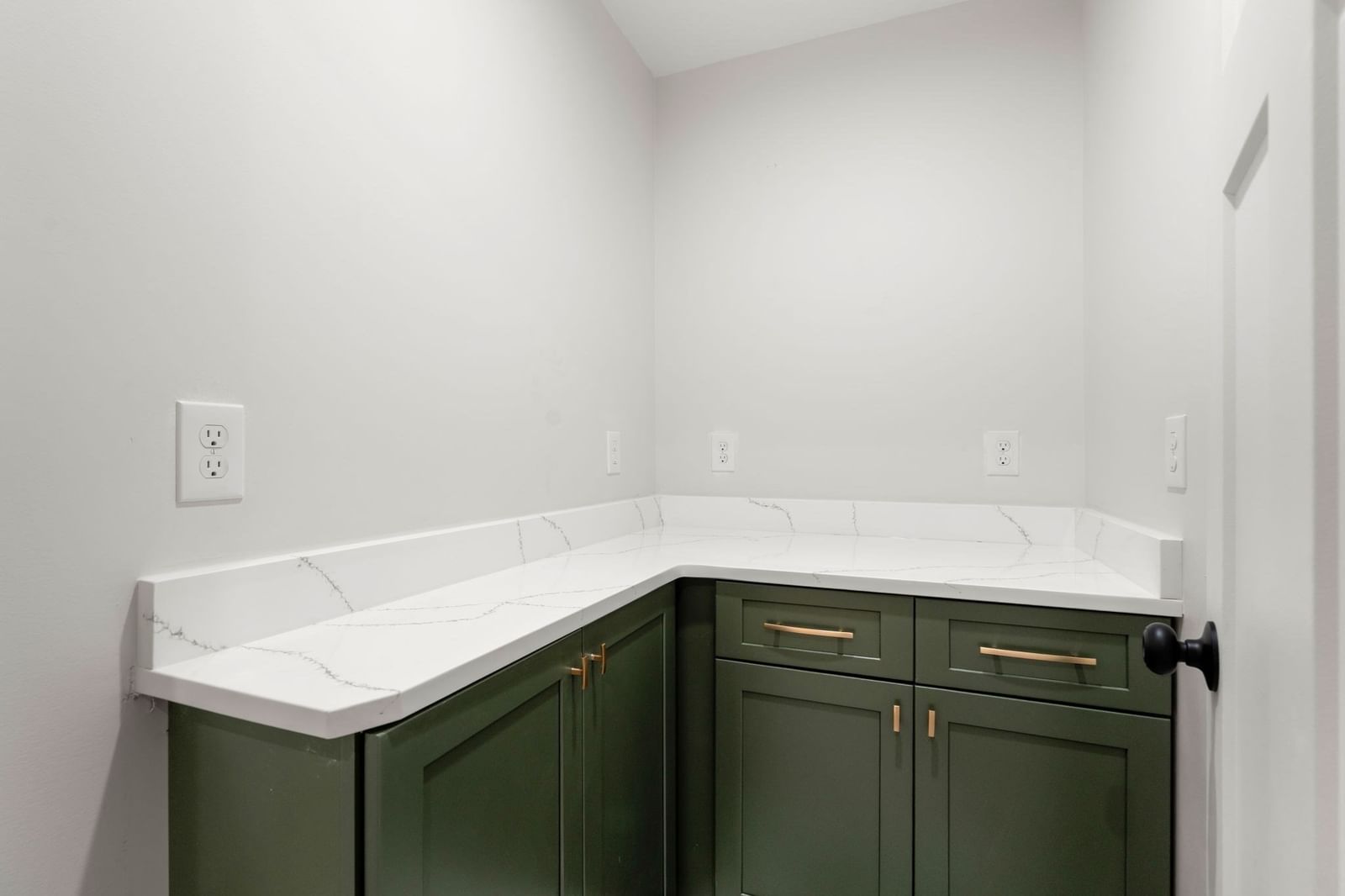 3052 Foster St Palmer — Photo 17 of 34