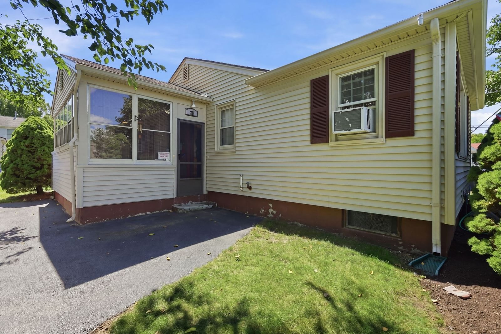 25 Gertrude St Springfield — Photo 3 of 42