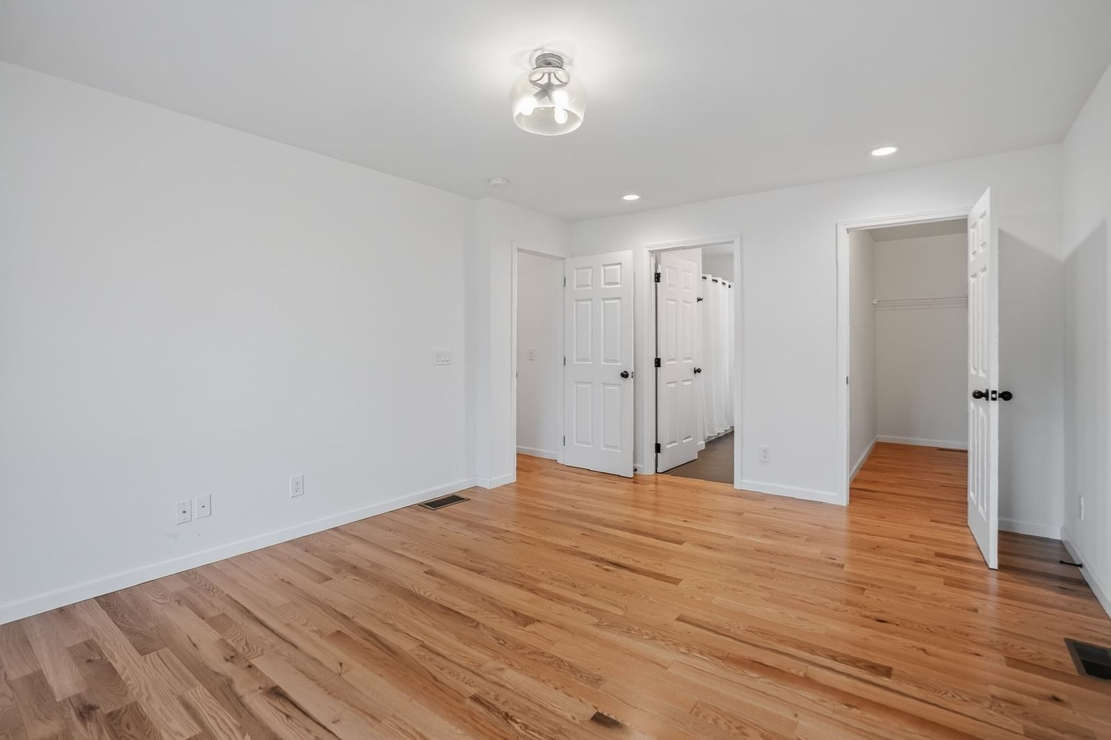 17 Woody Glen Harwich — Photo 17 of 34