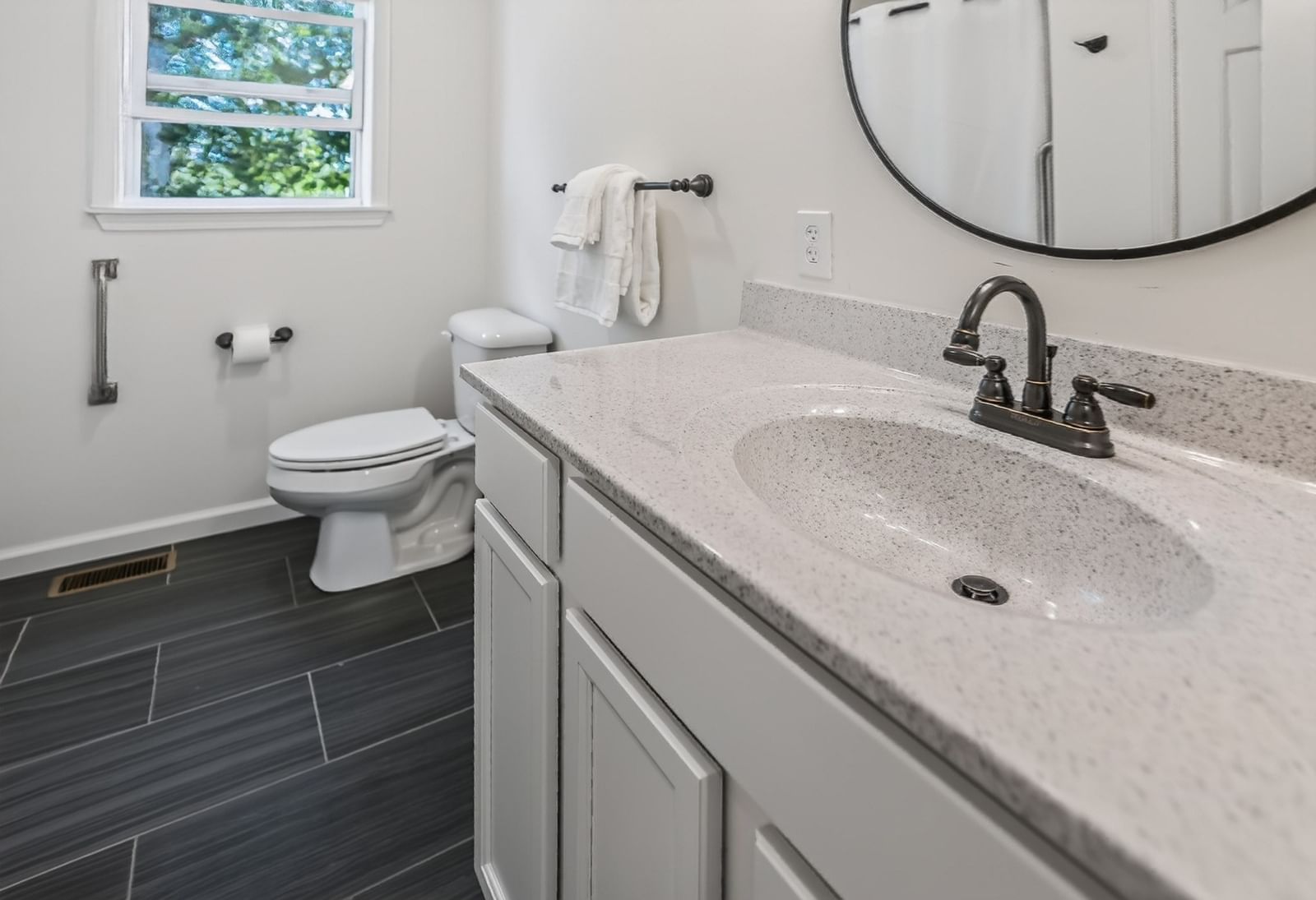 17 Woody Glen Harwich — Photo 21 of 34