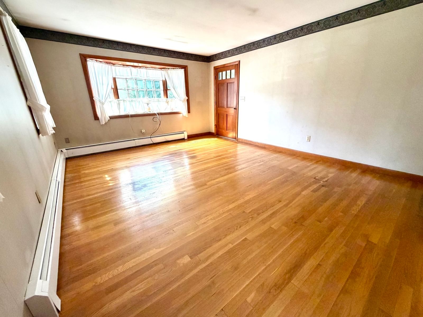 1183 Dutton Street New Bedford — Photo 10 of 17