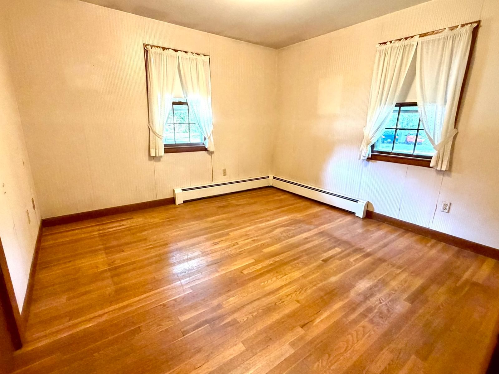 1183 Dutton Street New Bedford — Photo 13 of 17