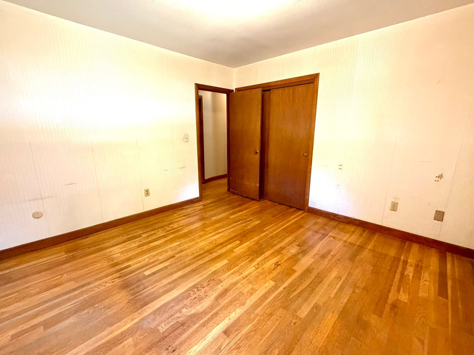 1183 Dutton Street New Bedford — Photo 15 of 17