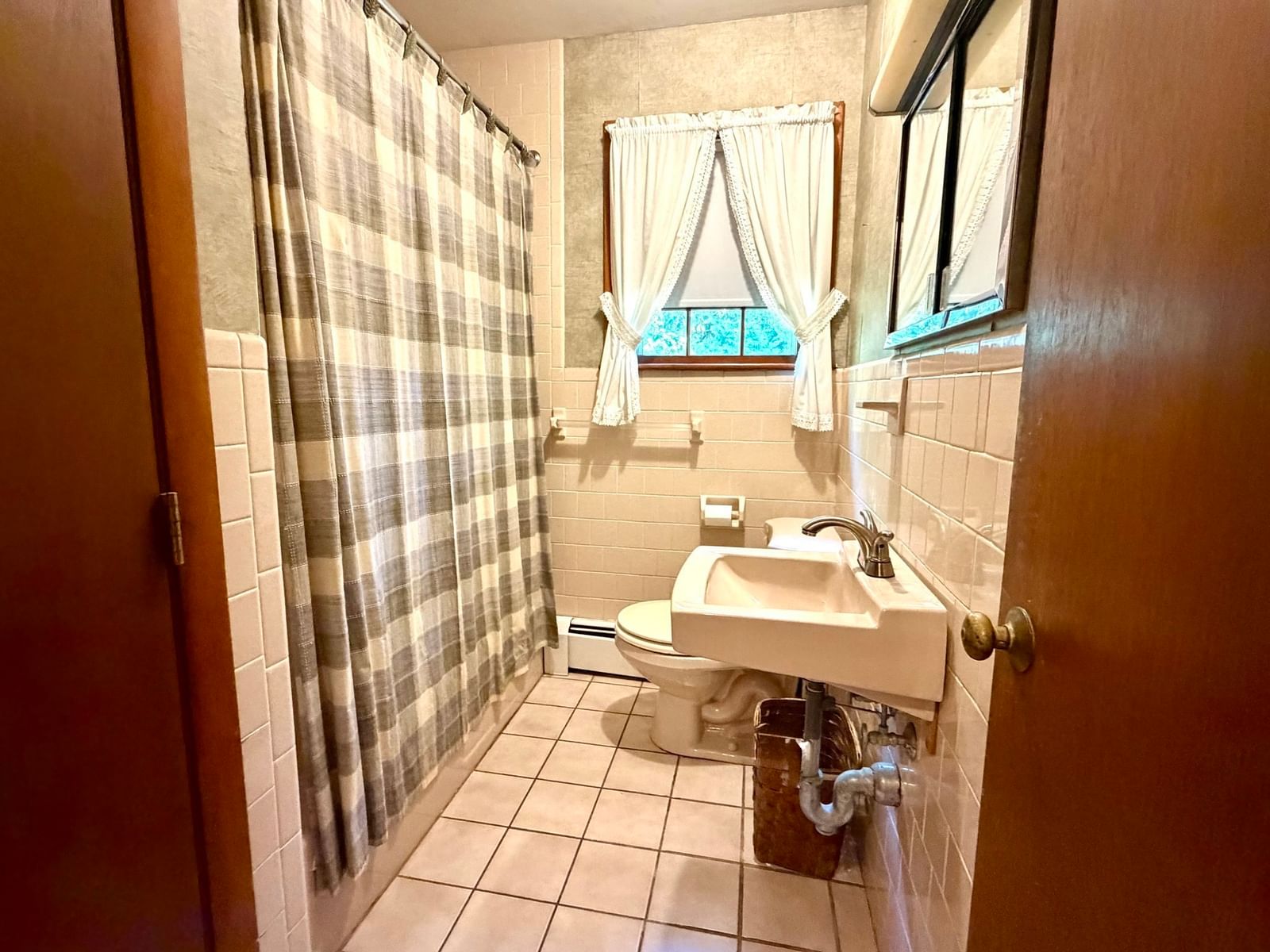 1183 Dutton Street New Bedford — Photo 17 of 17