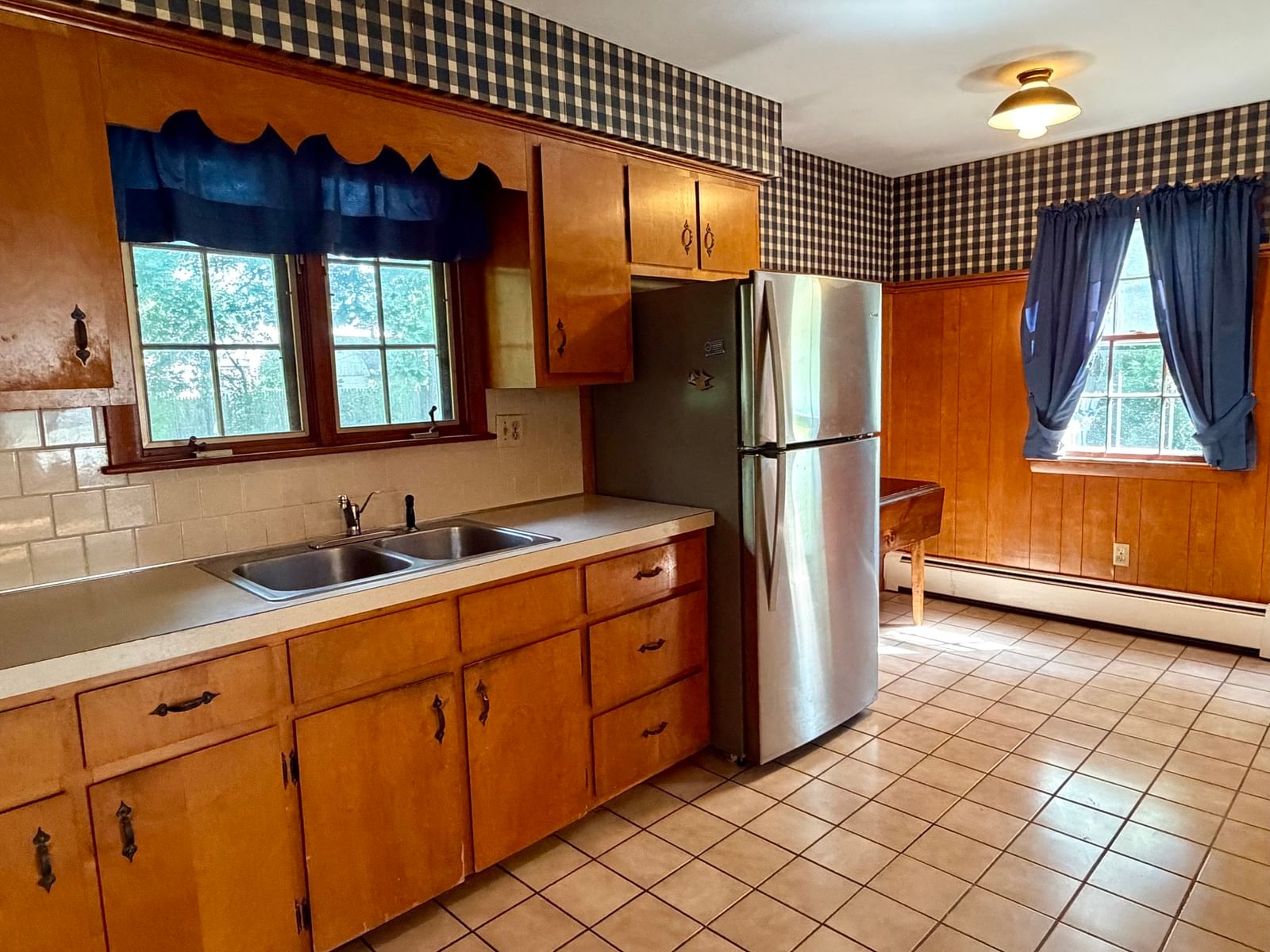 1183 Dutton Street New Bedford — Photo 6 of 17