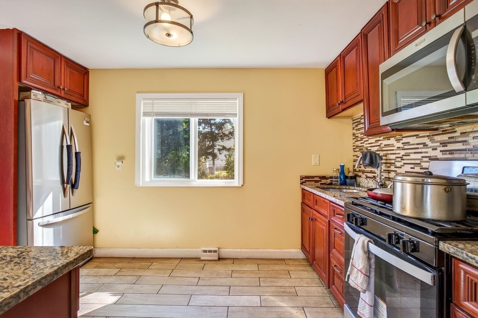 19 Oak Ridge Dr E Brockton — Photo 23 of 33