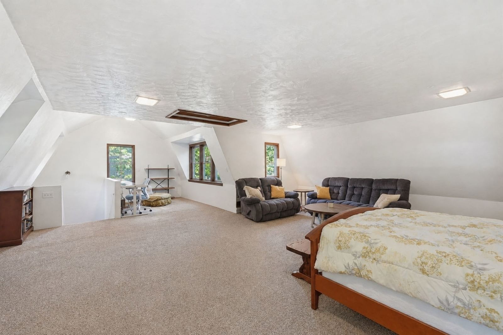 24 Briarcliff Ln #B Spencer — Photo 36 of 40