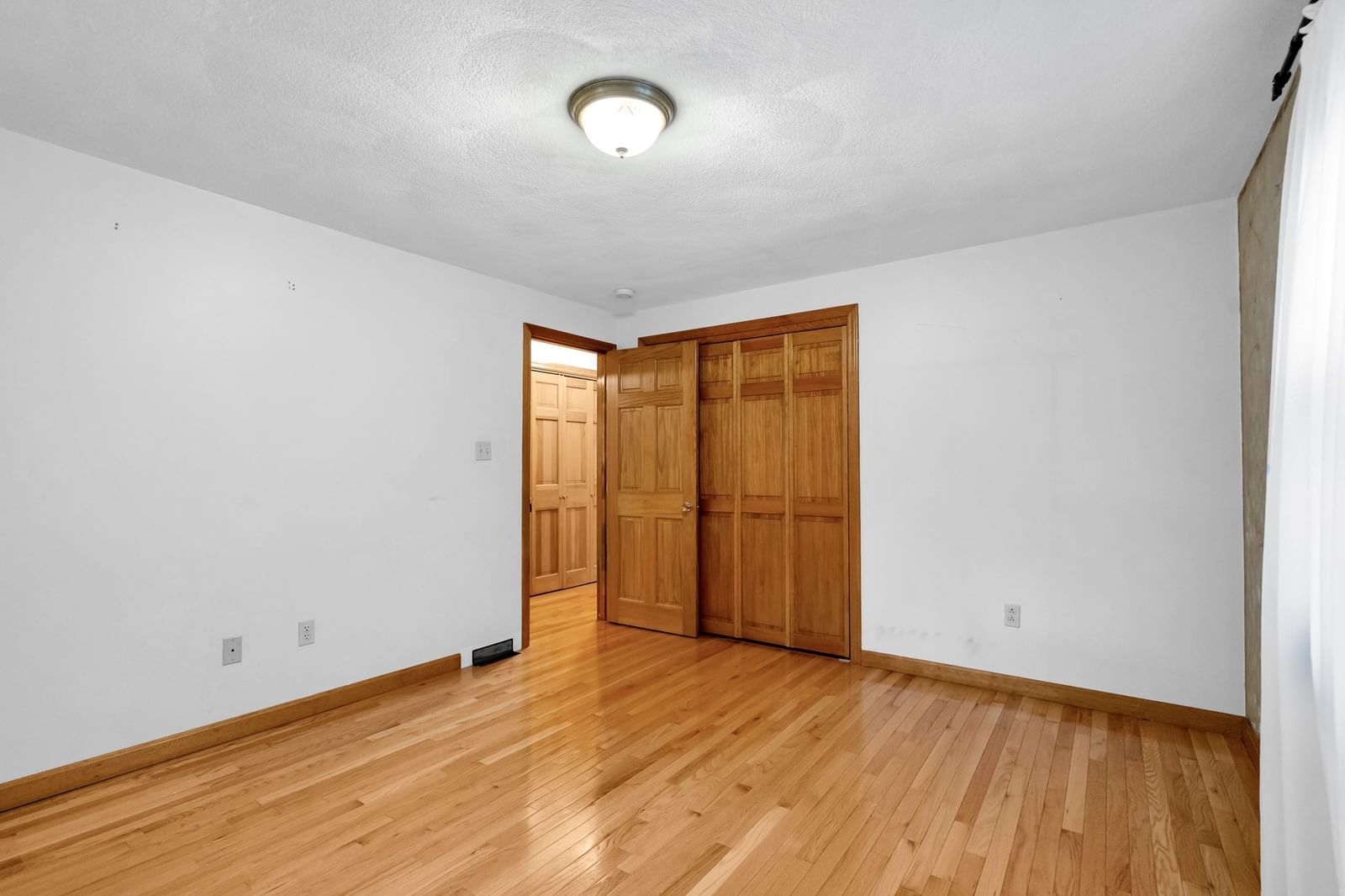 31 Wildmere Ave Burlington — Photo 26 of 42