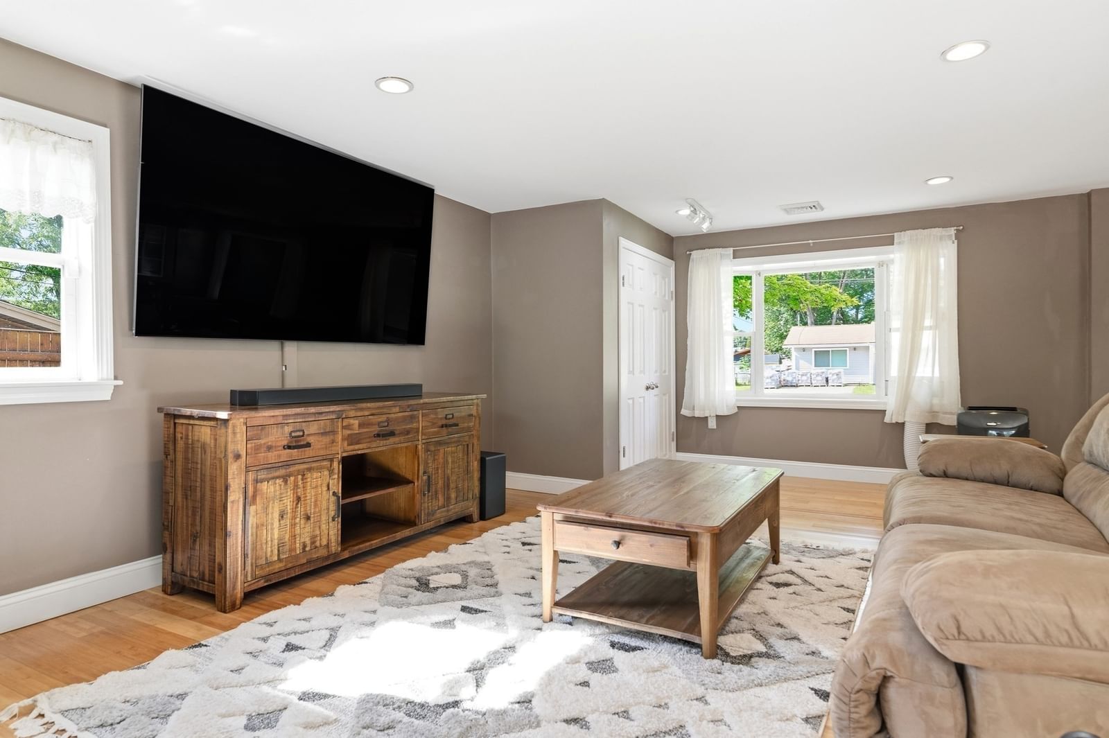 25 Marie Ave. Brockton — Photo 11 of 36