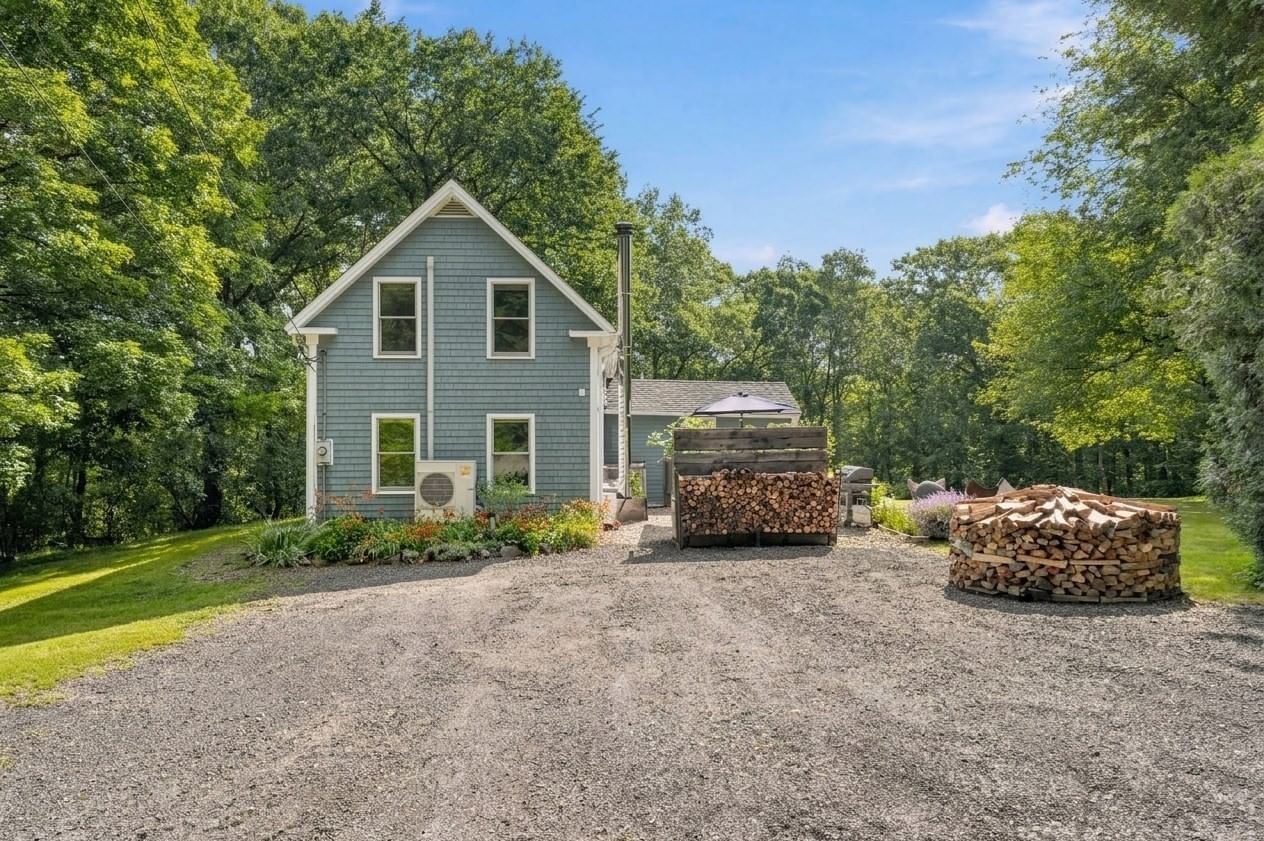17 Spring Hill Rd Newbury — Photo 6 of 42