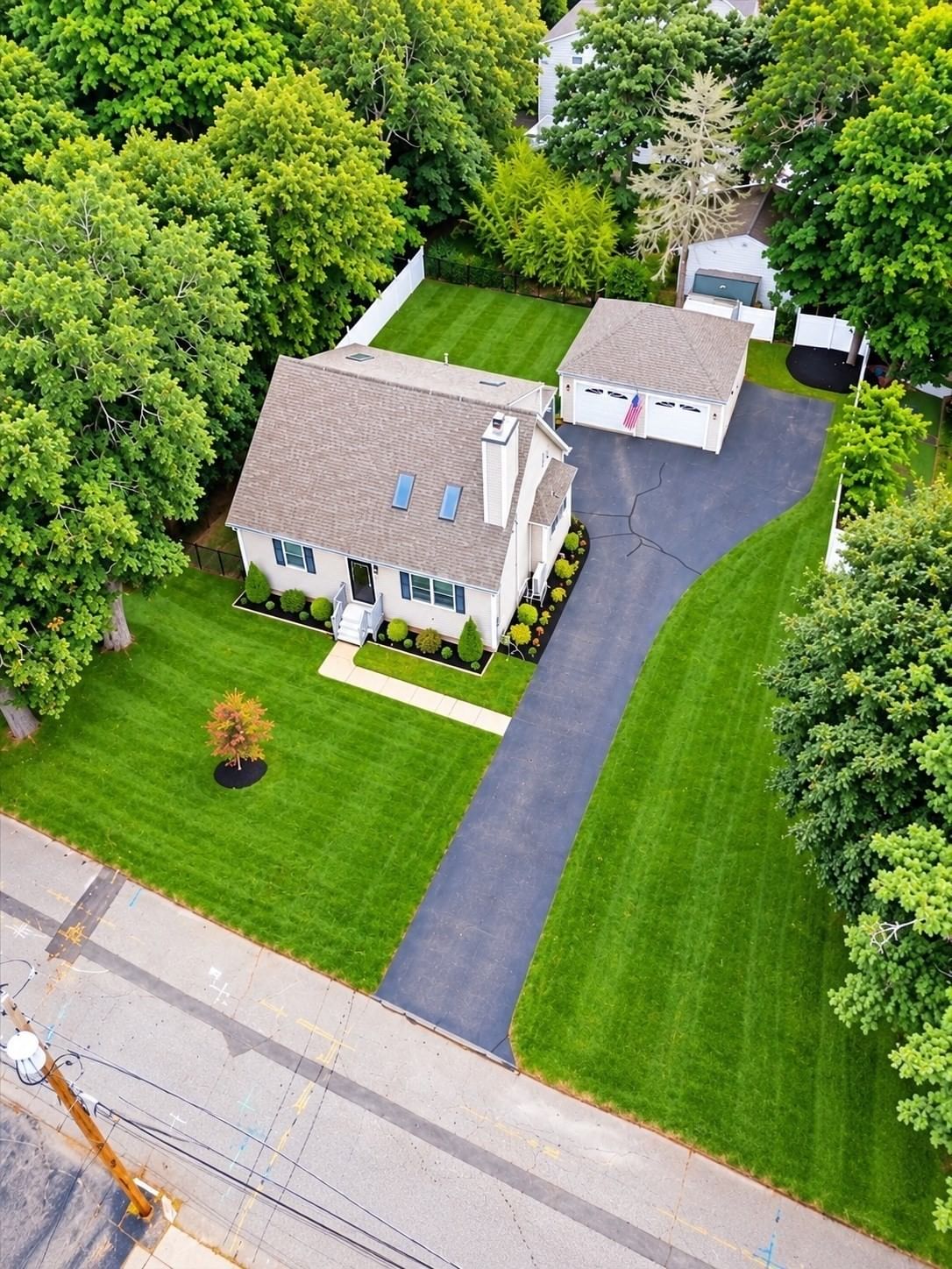 15 Crossman Ave Attleboro — Photo 3 of 40