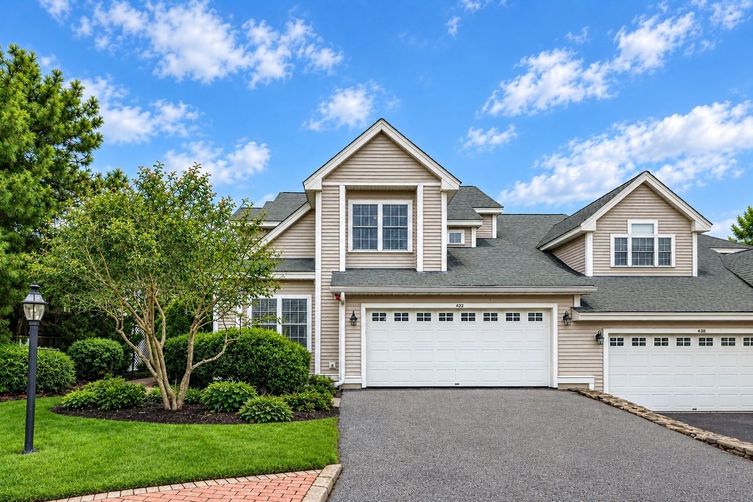 Property at 432 Boxwood Ln #432, Clinton, MA 01510