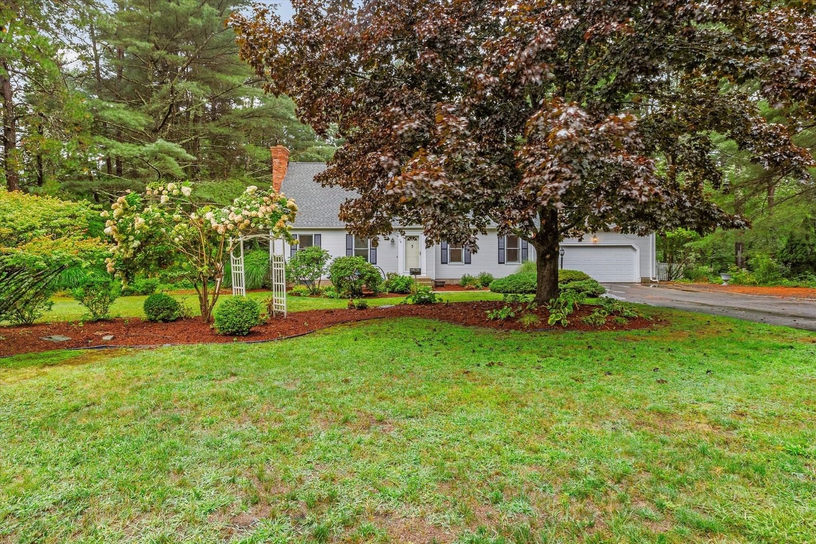 16 Old Farm Road Palmer — Photo 2 of 36