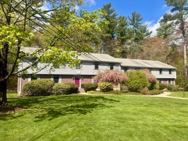 6 Meadowbrook Ln Unit 4