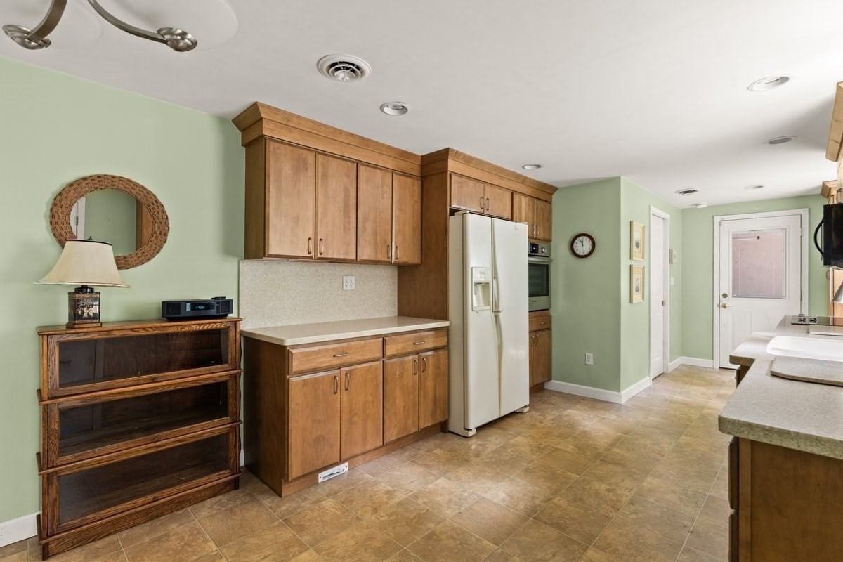 58 Harlan Cir Brockton — Photo 16 of 36