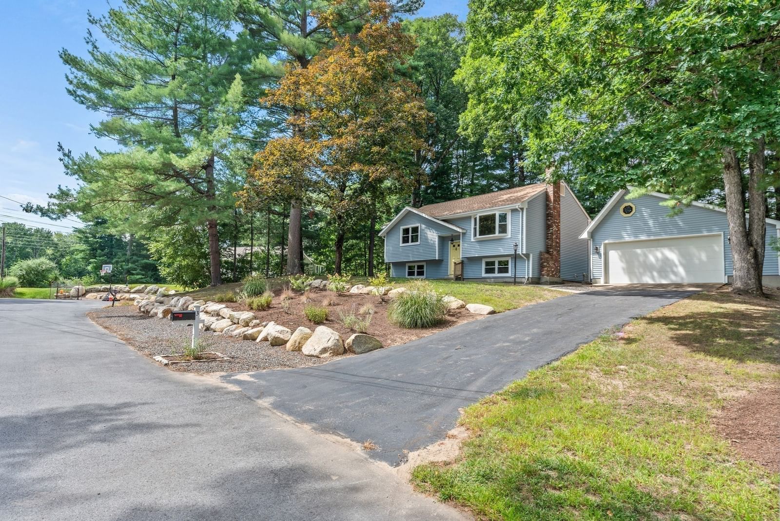 3 Jason Cir North Attleboro — Photo 6 of 42