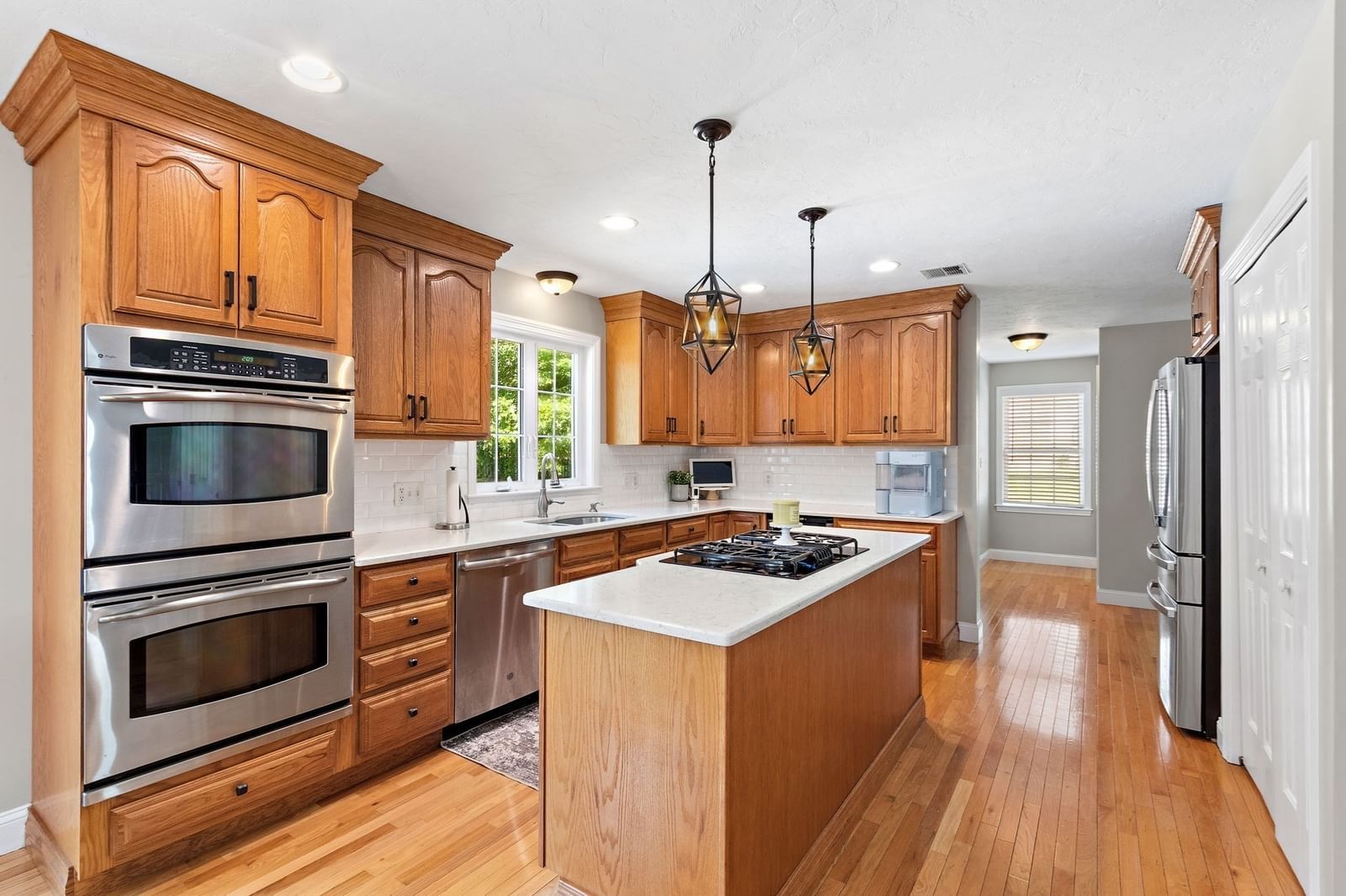 36 Highridge Rd Bellingham — Photo 5 of 29