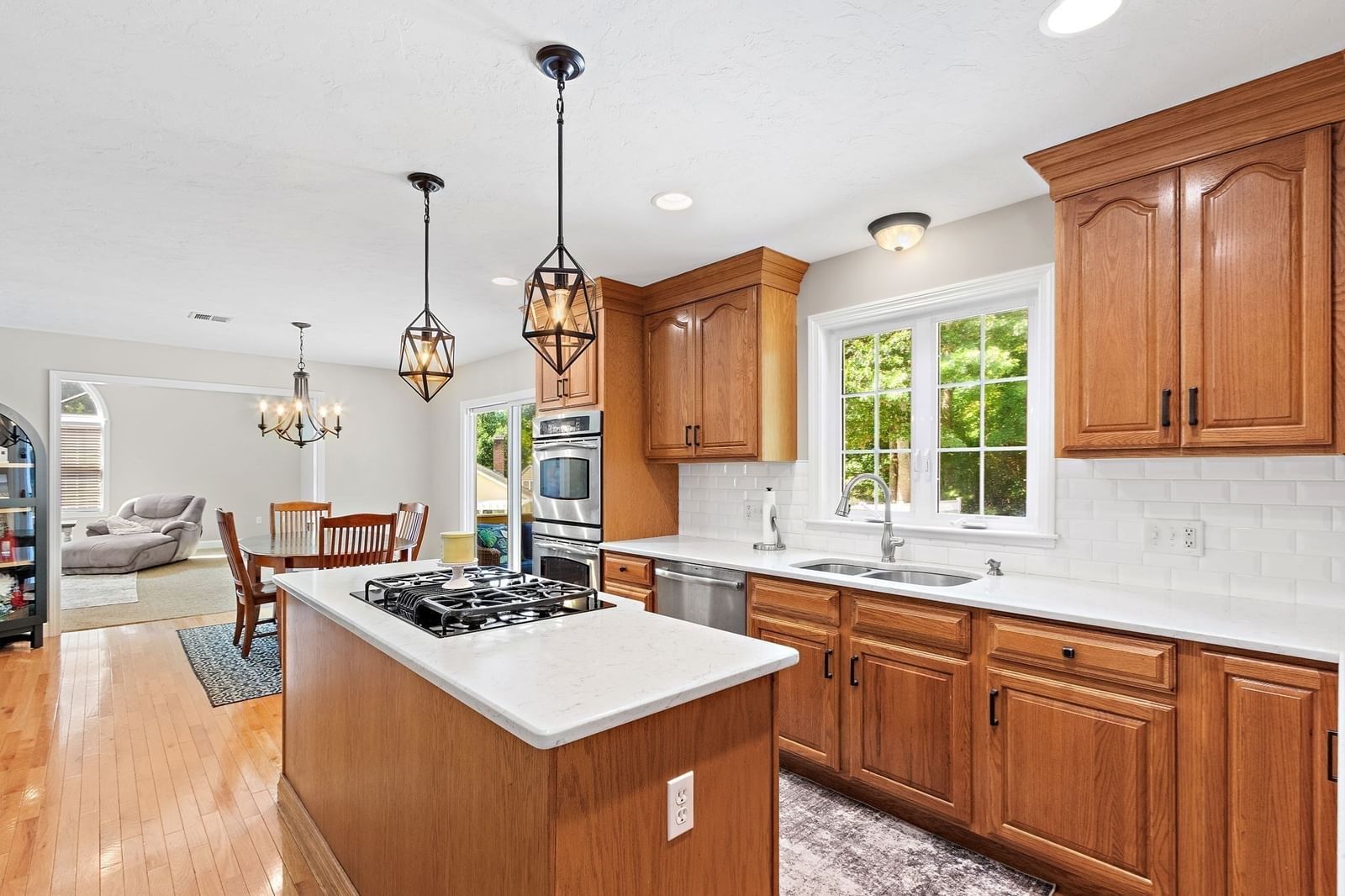 36 Highridge Rd Bellingham — Photo 6 of 29