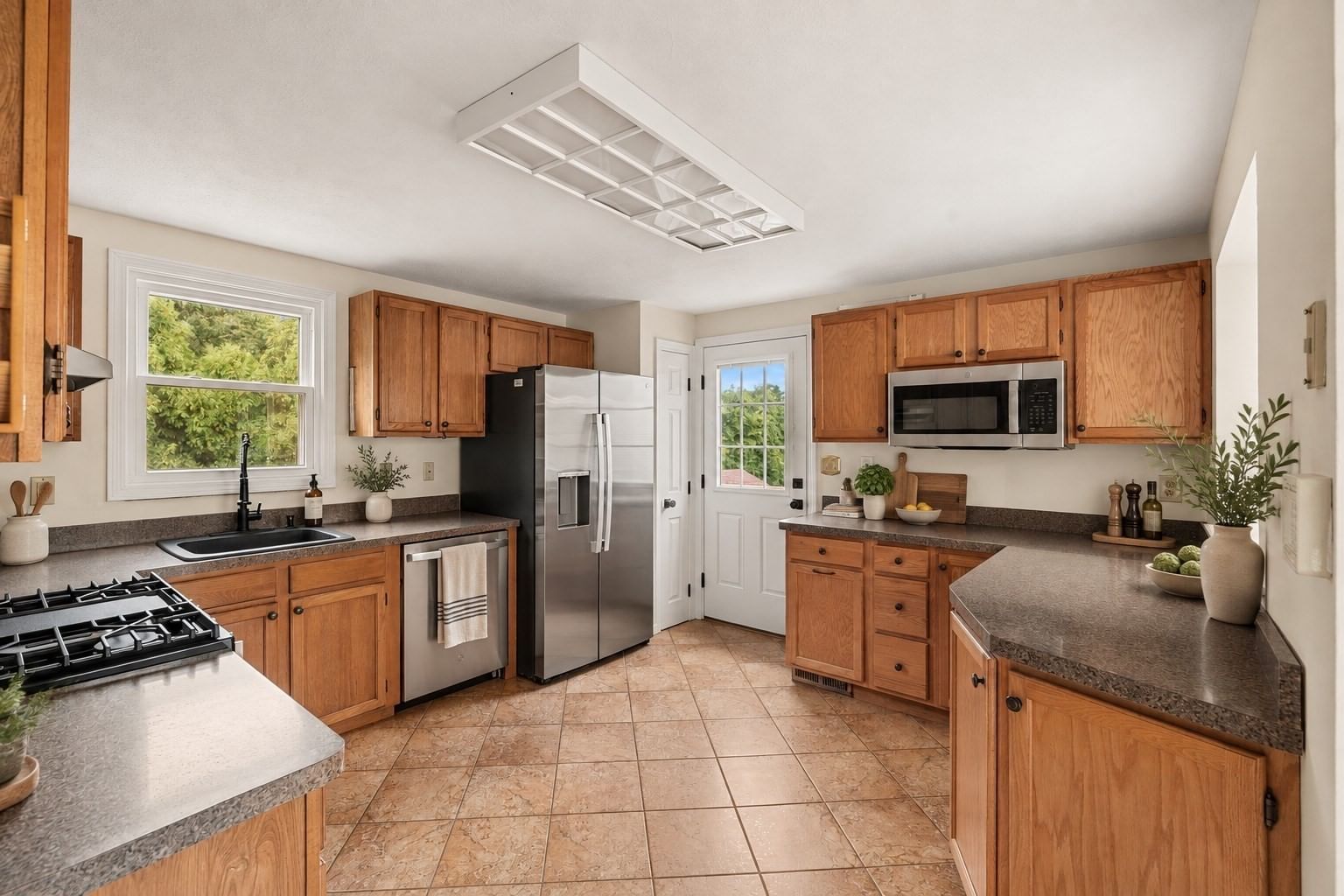 58 Cinnamon Circle Tewksbury — Photo 4 of 25
