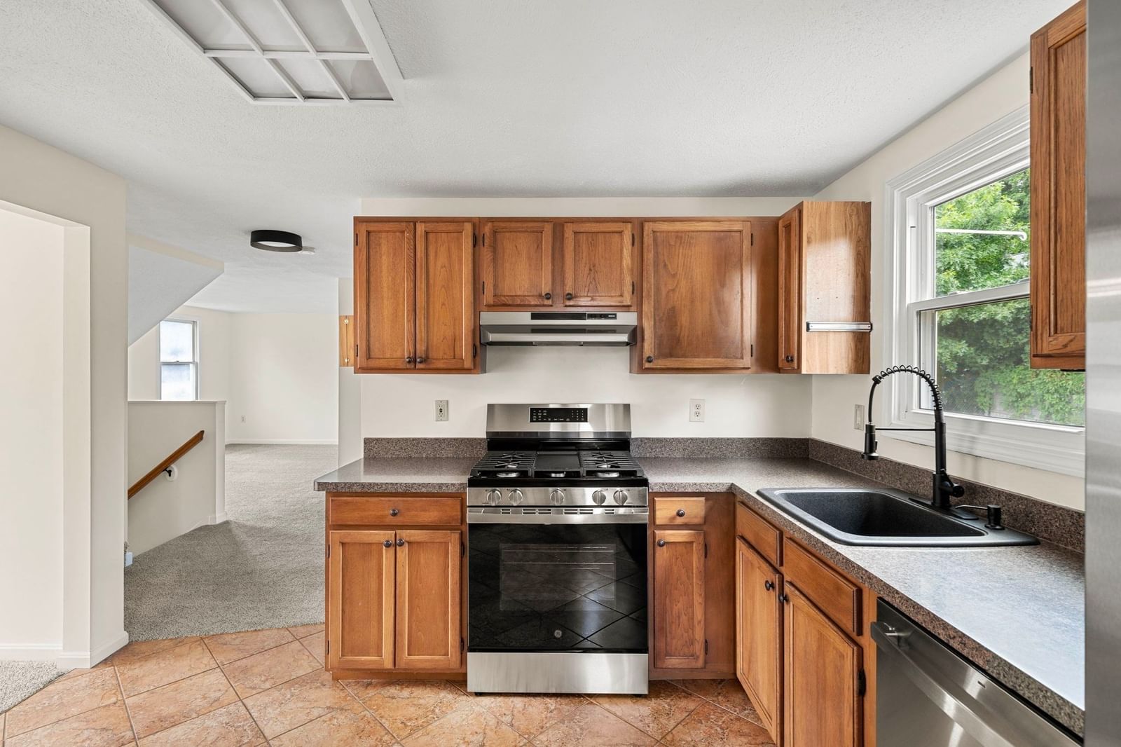 58 Cinnamon Circle Tewksbury — Photo 6 of 25