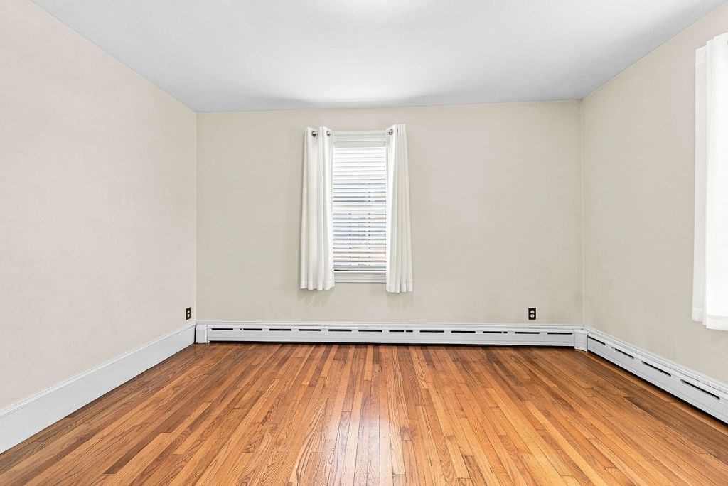 5 Brewster St New Bedford — Photo 14 of 32