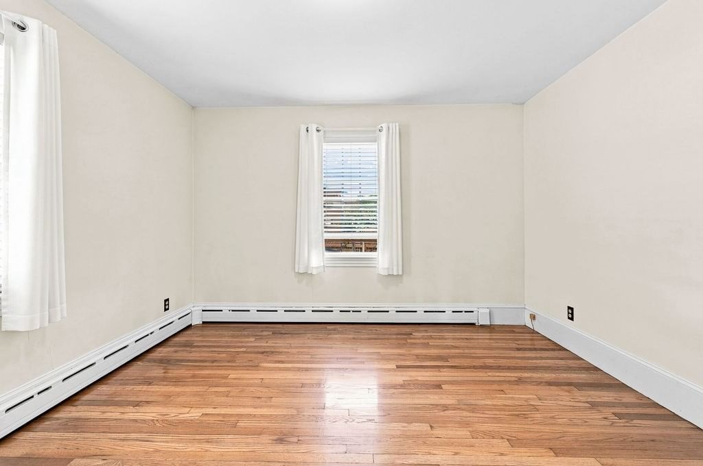 5 Brewster St New Bedford — Photo 15 of 32