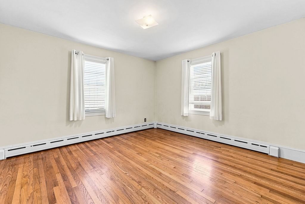 5 Brewster St New Bedford — Photo 16 of 32