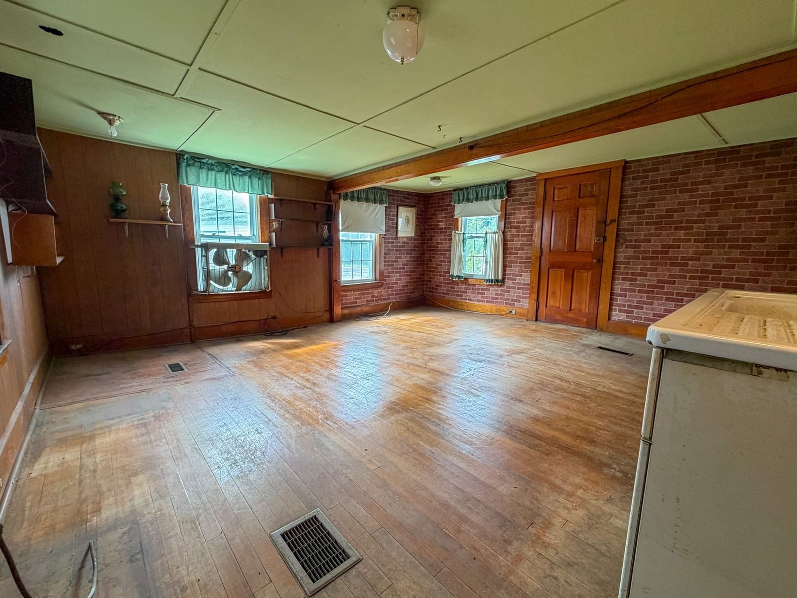 1386 Pleasant St Athol — Photo 11 of 33