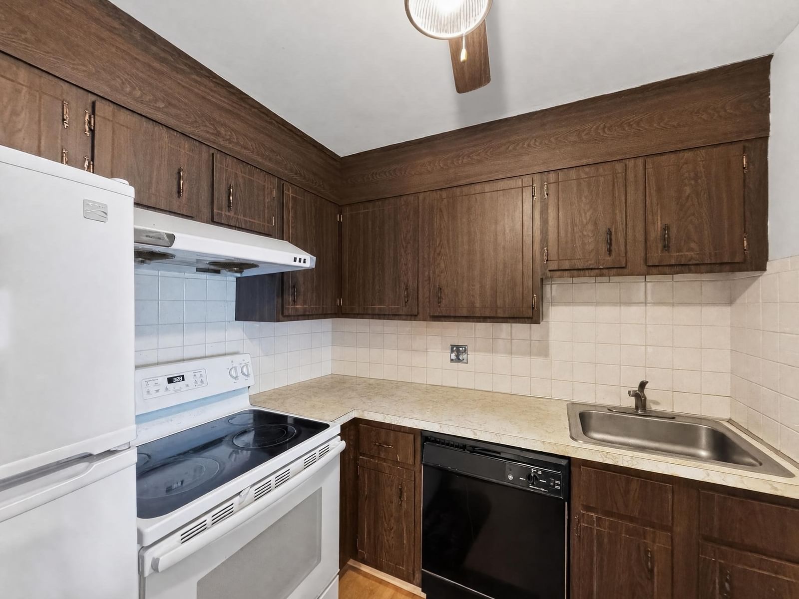 100 Grand View Ave #7B Quincy — Photo 13 of 30